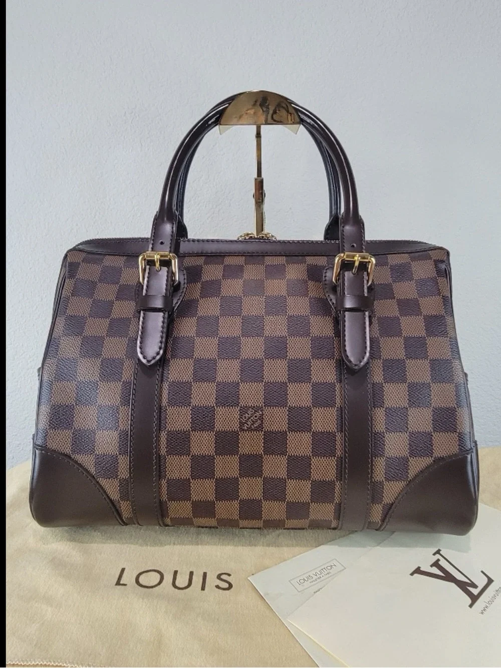 •LOUIS VUITTON• damier ebene berkeley handbag